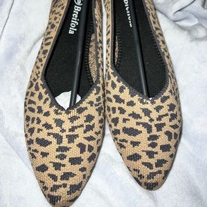 NEW leopard flats